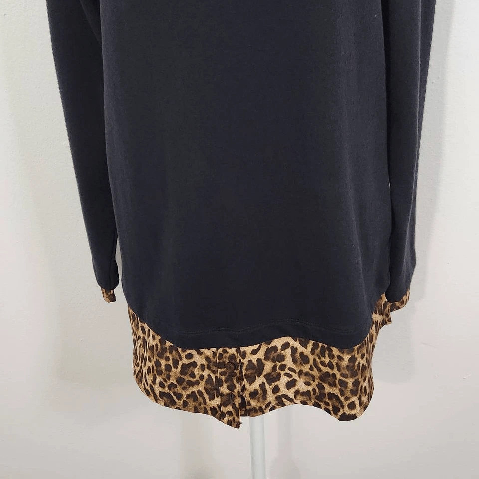 Blusa Isaac Mizrahi negra de leopardo en capas talla pequeña de leopardo Foto 3 de 4
