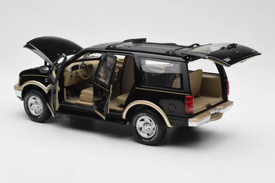 22710 Ford Expedition Eddie Bauer Version Black UT Models 1/18 - Image 4 of 4