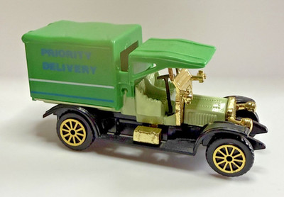 Vintage 1980's Reader's Digest Green Ford Model T Priority Delivery Truck USED