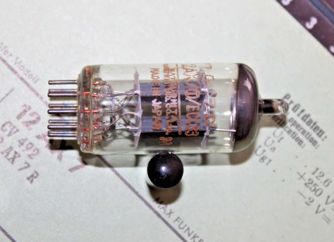 12AX7 MATSUSHITA JAPAN ECC83 -
