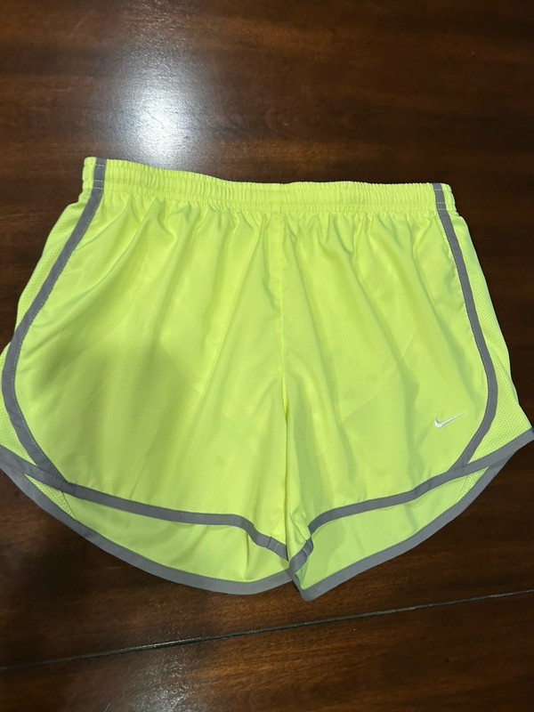 Nike Dri-fit NWOT Athletic Shorts Girls L Yellow, Inner Brief, Drawstring