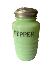 Vintage Jadeite Pepper shaker beehive Jeannette glass kitchen art deco