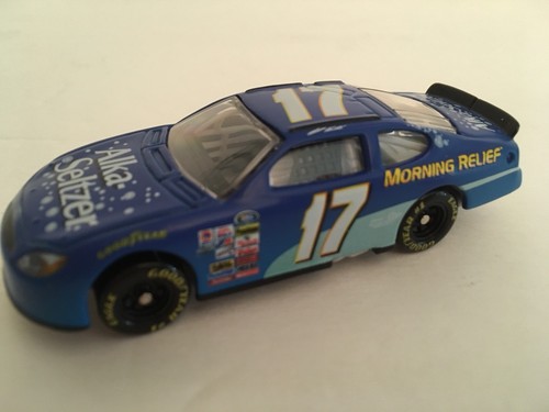 Matt Kenseth #17 NASCAR Collector Car Ford Taurus 3.5” Die-cast 1/64 Promo 2003 - Picture 4 of 12