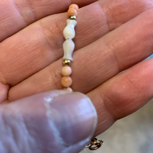 7" 14k Yellow Gold Pink Coral Bead Bracelet Mother If Pearl Fetish - Picture 3 of 7