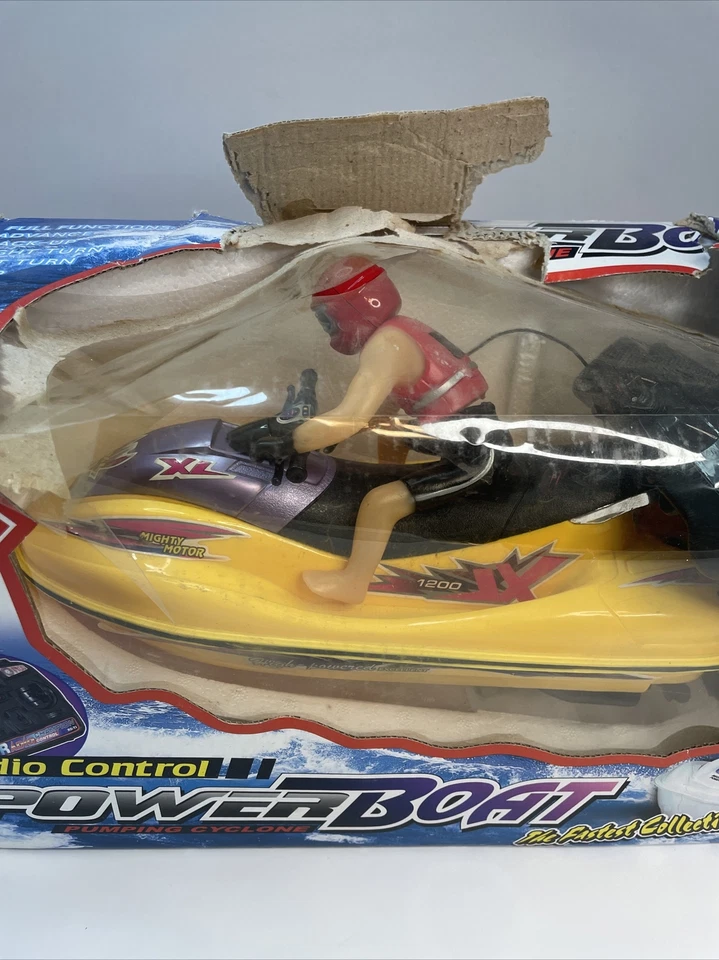 NQD 757 Sports Game R/C powerboat yellow Remote box - Image 4 of 4