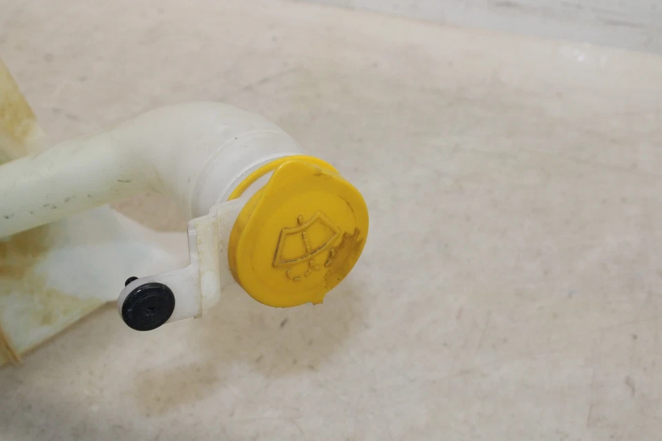 Subaru WRX STI 2015-2021 depósito de lavadora de parabrisas OEM NE22 Foto 2 de 4