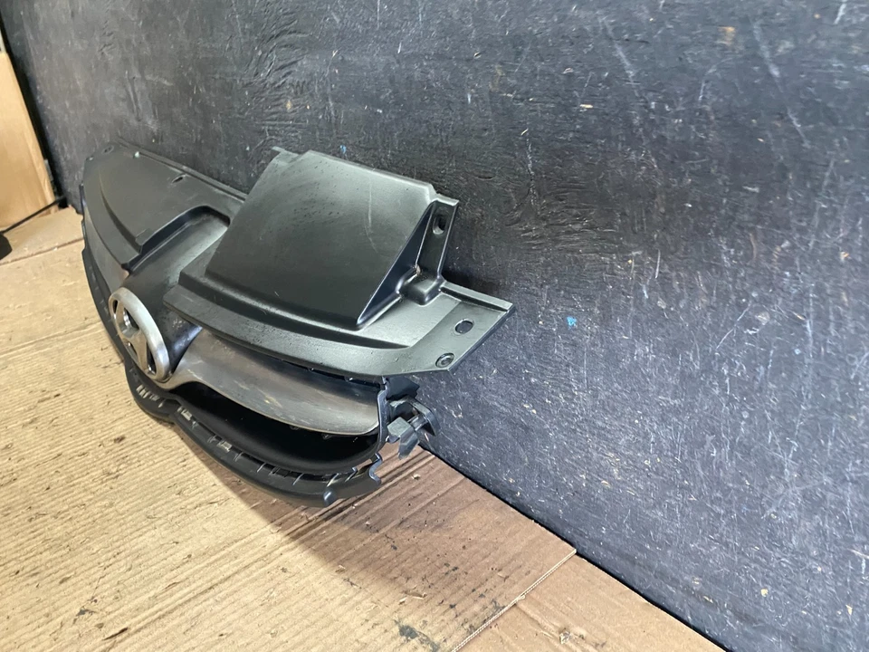 Parrilla superior delantera OEM Q0327 DG Hyundai Elantra 2011 2012 2013 Foto 2 de 4