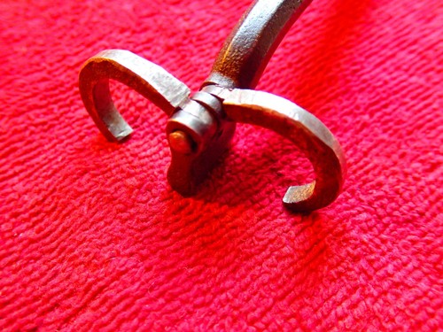 ALL ORIGINAL 1800-s ANTIQUE MEDICAL TOOL PULLER TOOTH EXTRACTOR with 2 HOOKS !! - Picture 5 of 11