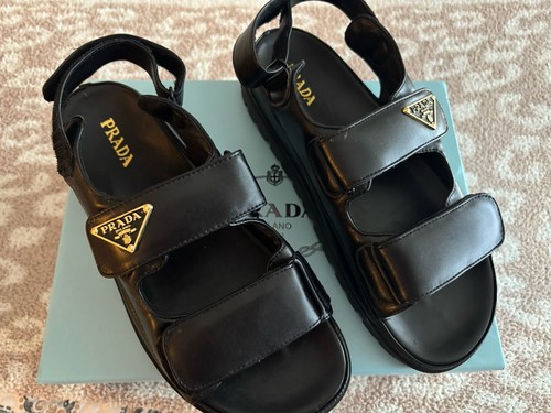 Sandali PRADA in pelle nera EUR41/US 10 ~ piccolo difetto - vedi descrizione