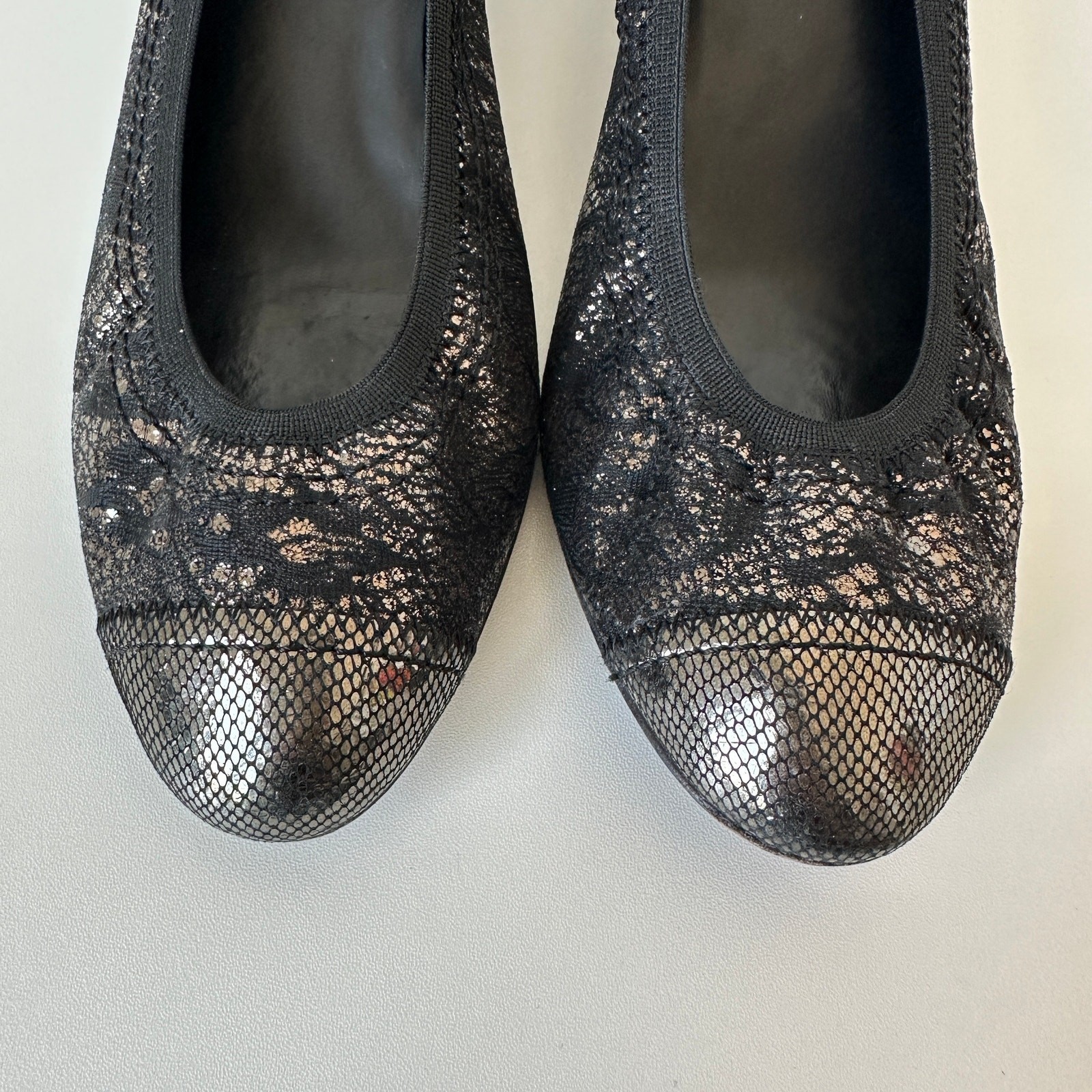 CHANEL Black Gold Metallic Cap Toe Stretchy Block Heel Pumps IT 40 thumbnail 6