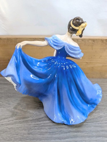 "ELAINE" 1979 Royal Doulton Lady Figurine (HN2791) Blue - 19cm Tall - Immaculate - Picture 5 of 10