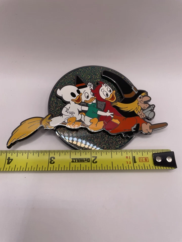 TREAT LOUNGEFLY Disney Huey Dewey y Louie Halloween LE 1500 Foto 2 de 4