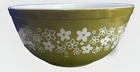 Pyrex VTG Mixing Bowl “ Crazy Daisy/Spring Blossom” # 403 2-1/2 Qt