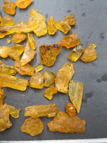 Baltic Amber yellow 119 grams/ 595 carats - Picture 3 of 4