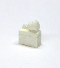 1:25 scale model resin firefighter 1960s lantern flashlight fire truck