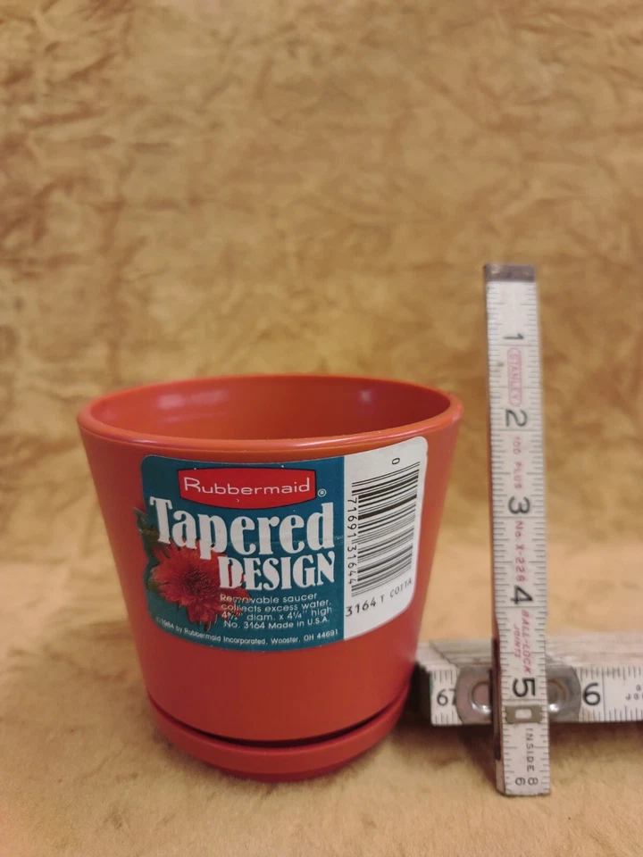 Maceta Rubbermaid con platillo adjunto plástico naranja nuevo de stock Foto 2 de 4