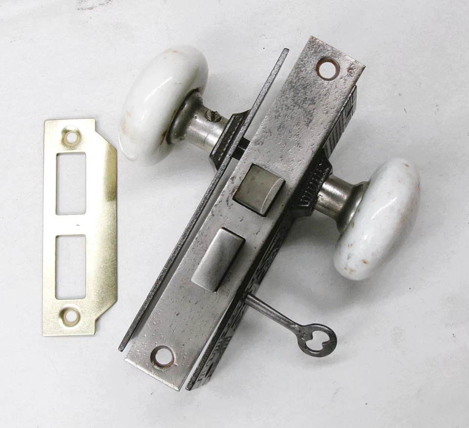 Antiguo Juego Placas Traseras EASTLAKE Porcelana Blanca Perillas Puerta Cerradura Mortaja con Llave Foto 4 de 4