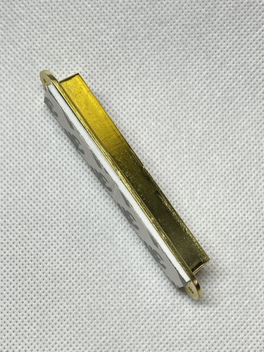 Schönes emailliertes Mezuzah Etui in Korallenrot - Bild 2 von 3