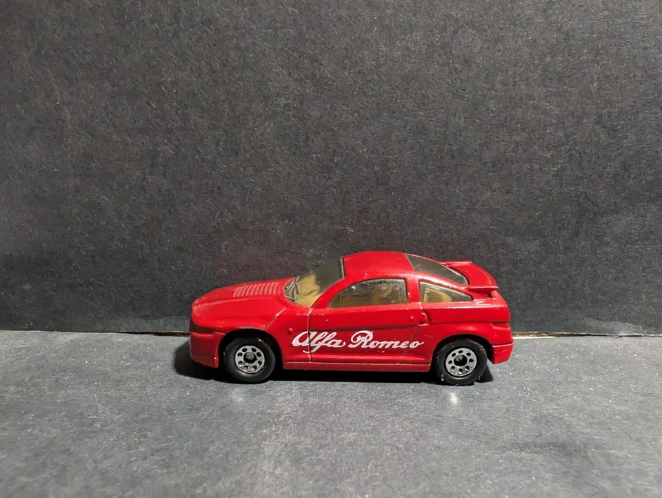 Modellino Matchbox Alfa Romeo SZ scala 1:43 rossa diecast car 1991 collezione - Immagine 4 di 4