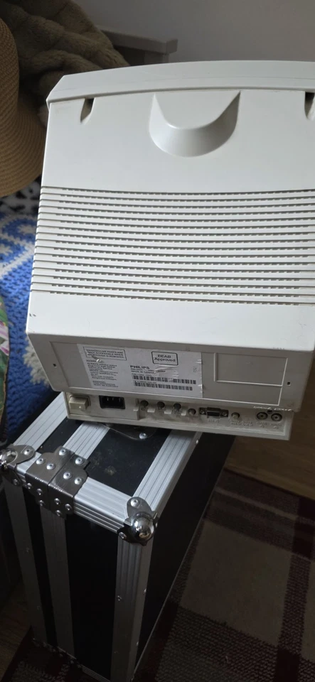 Philips CM8833-II CRT Monitor RGB . Working with mains lead - Image 2 of 4