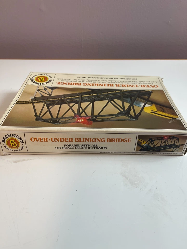 Bachmann HO 46-1222 Over Under Blinking Bridge Set w/ Box Complete Vintage - Image 3 of 4