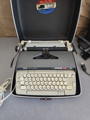 smith corona electra 110 Script/cursive Electric Typewriter/with Hard Case - Picture 2 of 19