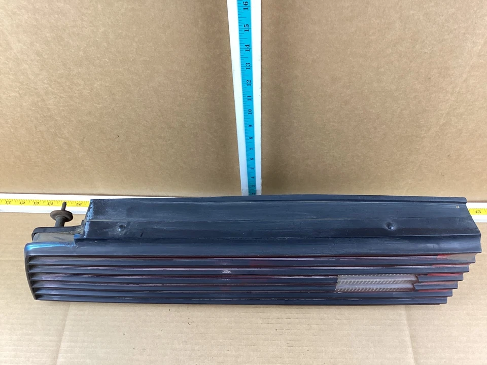 Conjunto de luz trasera izquierda del lado del conductor Pontiac Firebird 1982-1985 5972869 Foto 2 de 4