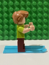 LEGO Scooby-Doo Shaggy Rogers (Seaweed Shirt) Minifigure w/ Skis, Set #75903