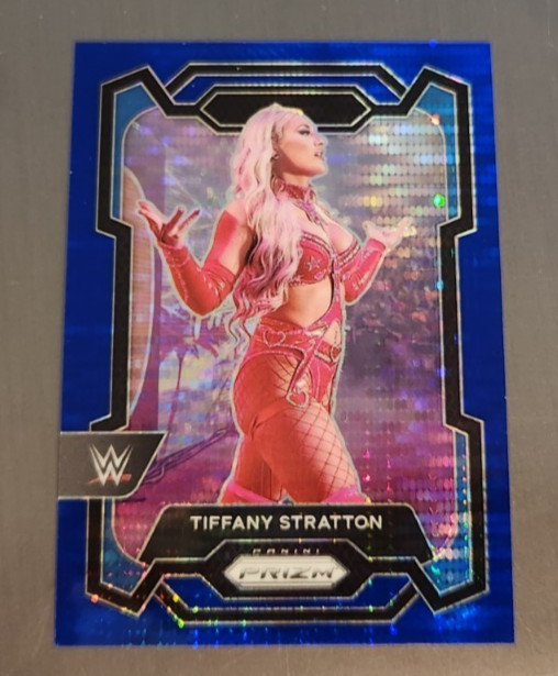 2024 Panini Prizm WWE Tiffany Stratton Blue Pulsar 44/75 Smackdown Wrestling 115