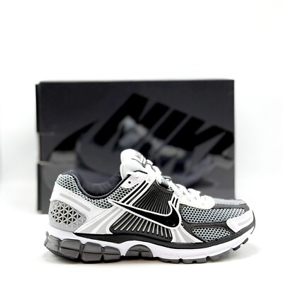 NEW* Men NIKE ZOOM VOMERO 5 SE SP DARK GREY/BLACK (CI1694 001), Sz