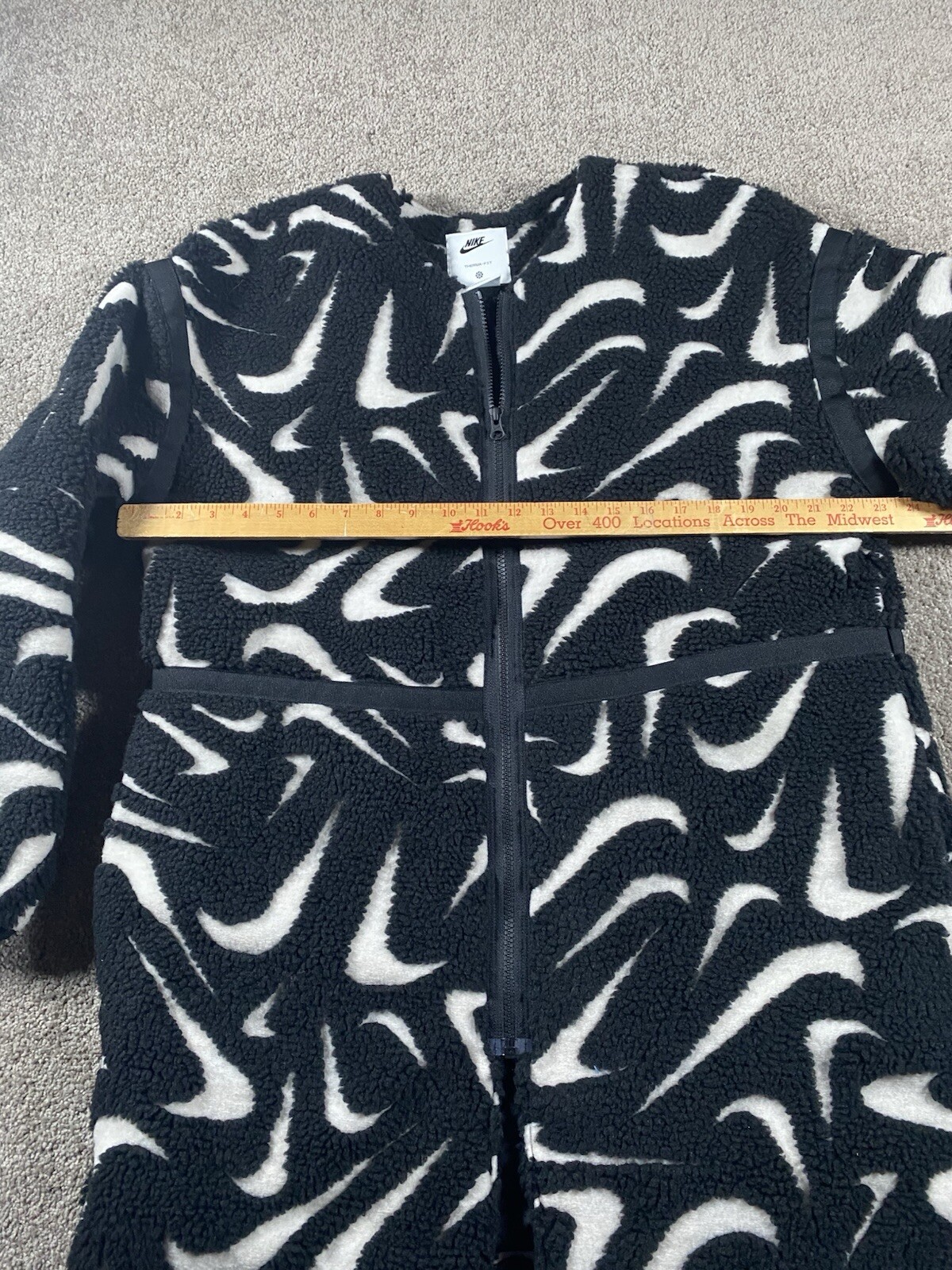 SACAI X NIKE Nuova giacca Nike donna Swoosh vestibilità ampia pile alto media nero bianco FV8025 010