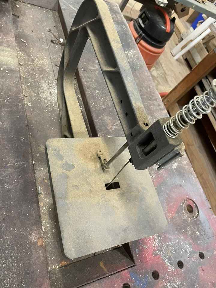 Sierra de desplazamiento Montgomery Ward-Powr Kraft 94FD2355 hierro fundido tal cual Foto 3 de 4