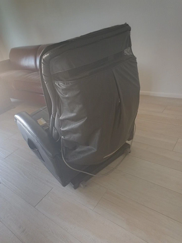 Silla de masaje Panasonic EP 1000 de cuero negro genuino Foto 2 de 4