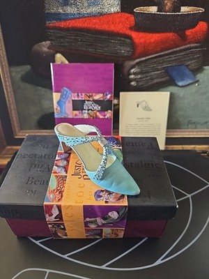 Just The Right Shoe'' Society Slide Raine 2000 Boxed Willitts Designs JTRS 25064