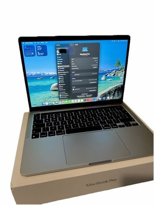 Apple MacBook Pro 13 Zoll M1 A2338 2020 Space Grau 8GB RAM, 256GB SSD, NEUWERTIG!