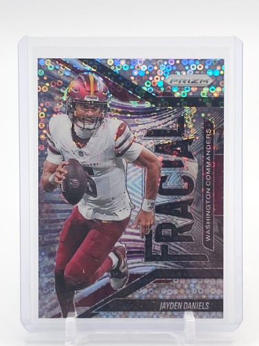 JAYDEN DANIELS 2025 PANINI PRIZM FRACTAL FOOTBALL NO HUDDLE #1 COMMANDERS Q4401