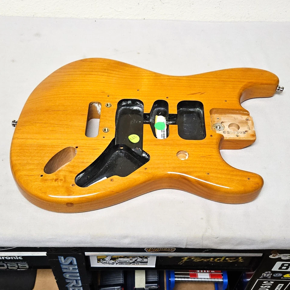 Fender American Deluxe Stratocaster 2007 cuerpo de aliso ámbar - guitarra Strat EE. UU. Foto 2 de 4