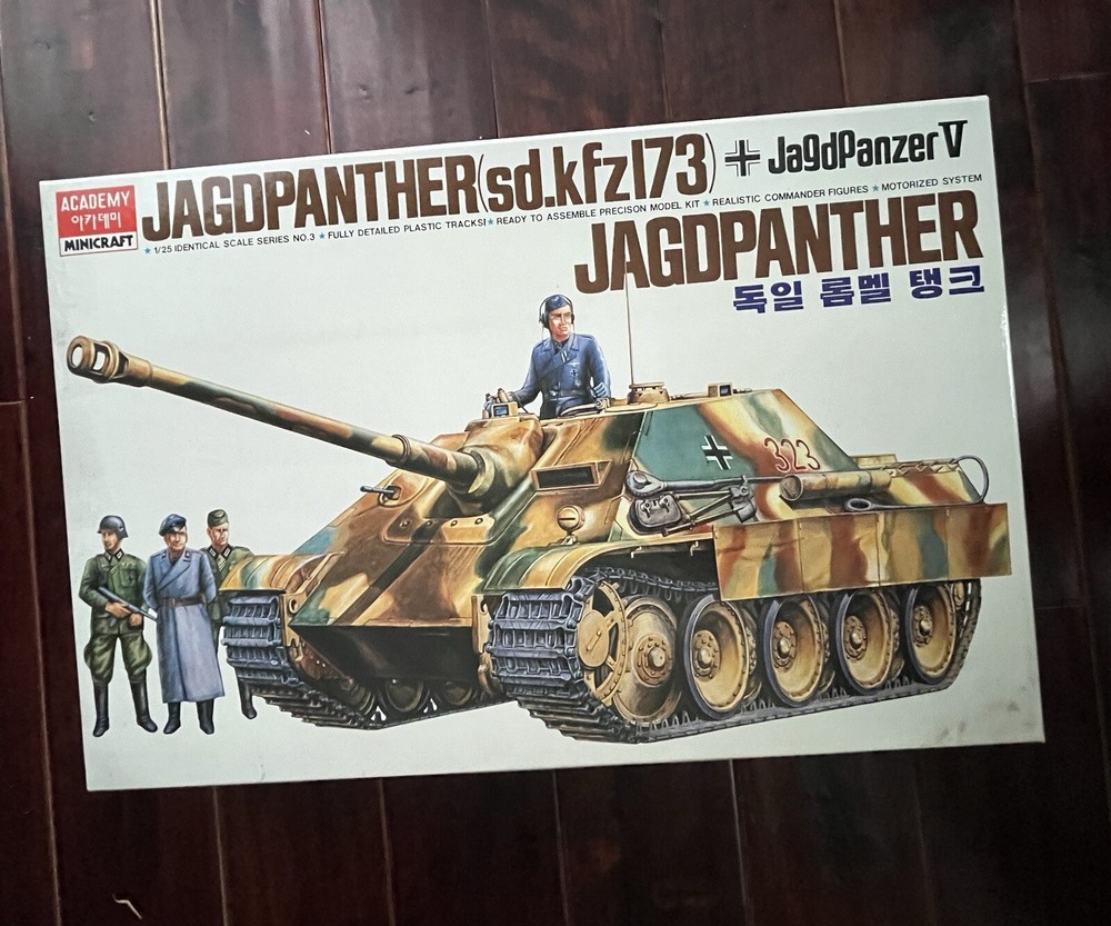 Academy - German Jagdpanther sd.kfz173 Type 5 Motorized - 1/25 -#1330