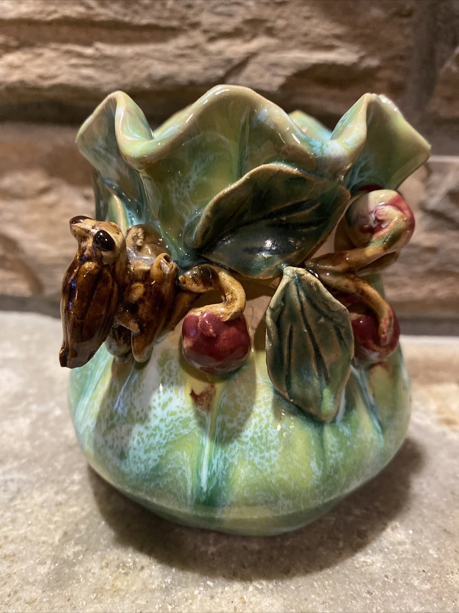 Chinese Shiwan Pottery Sculptural Green Vase Pot ~ Cricket