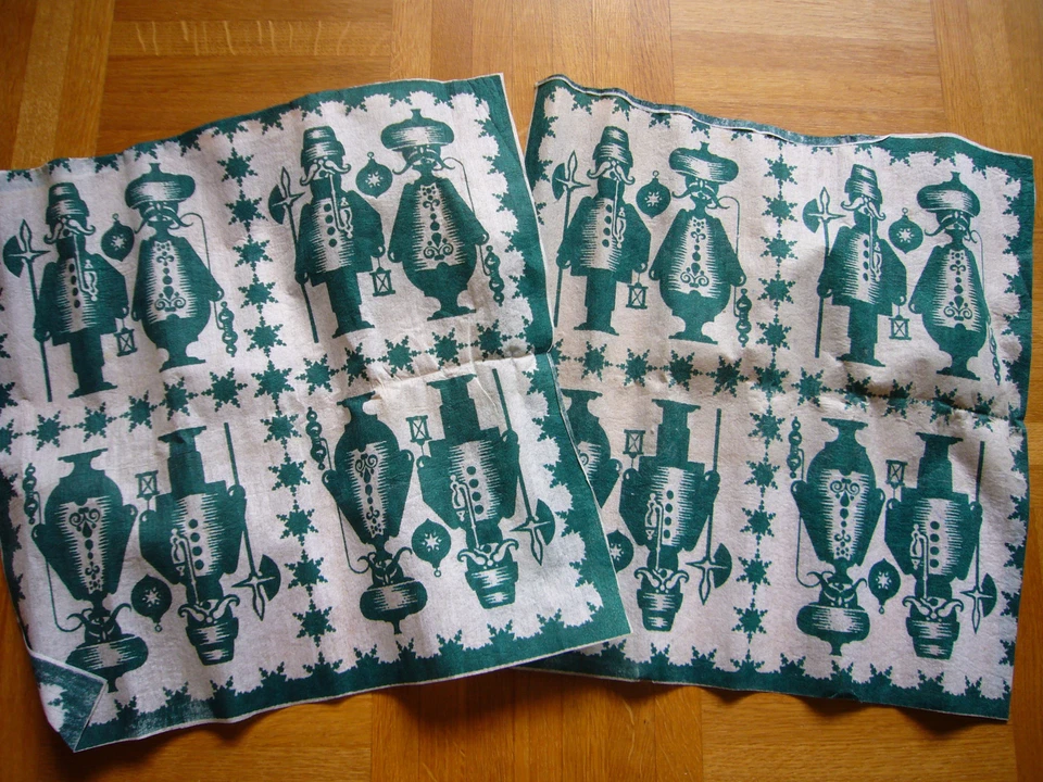 DDR 2 kleine Decken, Weihnachten, Platzset, aus Vlieseline, grün, Räuchermänner - Bild 1 von 2