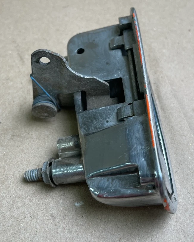 1969-1982 Chevrolet Corvette C3 OEM GM дверная ручка правая б/у - Изображение 2 из 4