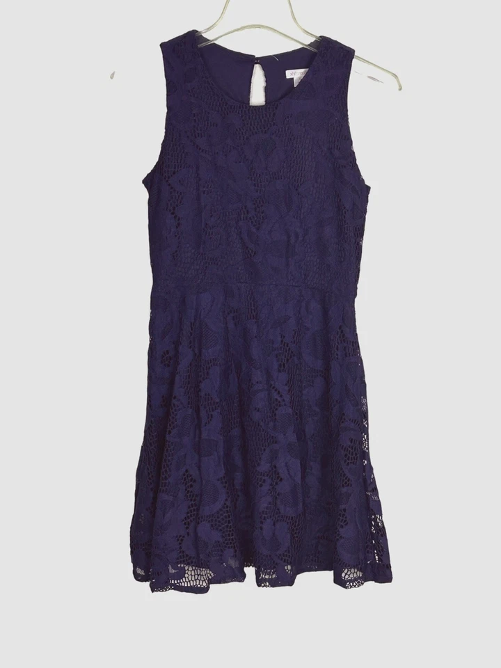 Vestido Xhilaration Talla XS Niñas Pecho 15" Manga Corta Diseño Encaje Espalda Abierta Foto 2 de 4