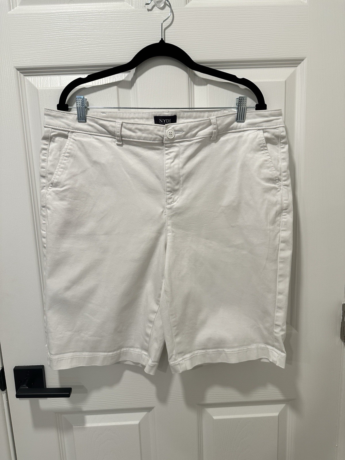 NYDJ Lift Tuck Stretch Bermuda Style Shorts Womens 14 White Stretch Slash Pocket