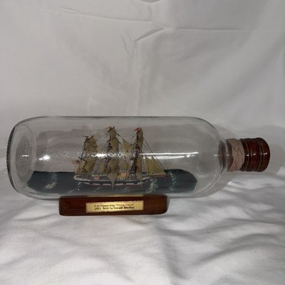 Authentic Models 1851 U.S. Clippership  Flying Cloud  Ship In A Bottle