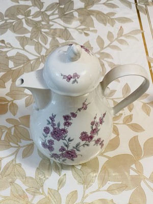 VTG KAHLA PORCELAIN COFFEE TEAPOT WHITE  FLOWERS PATTERN GERMANY GDR 10 