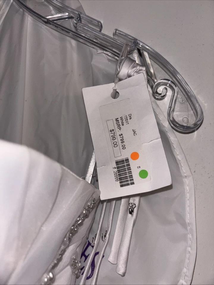 Vestido de novia Jacquelin exclusivo talla 8 Foto 3 de 4