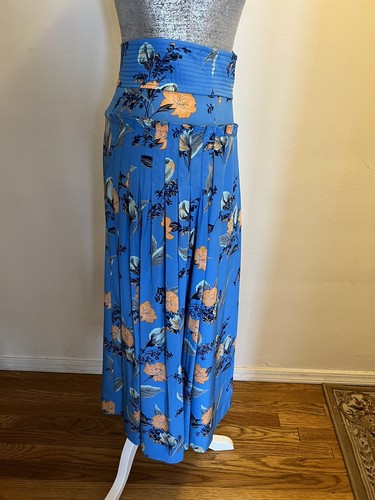 Diane Von Furstenberg Silk Wrap Skirt with buckle - Picture 5 of 7