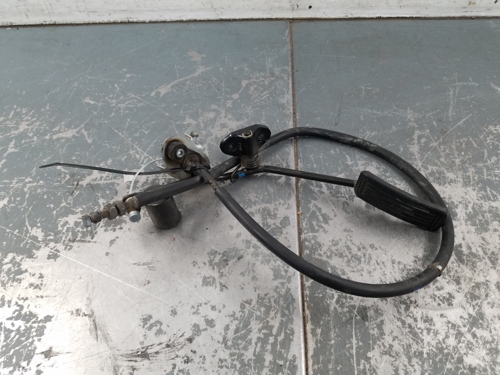 2003 Toyota Tacoma CrewCab 4x4 V6 Accelerator Throttle Pedal Cable