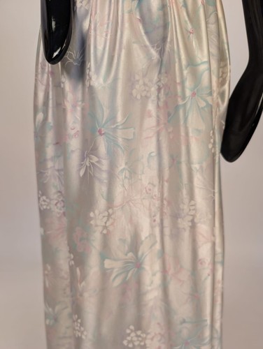 BEAUTIFUL 1980’S WATERCOLOR FLORAL LONG NIGHT GOWN W LACE FRONT + PEIGNOIR - Picture 6 of 12