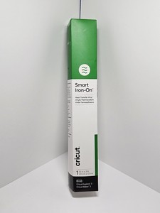 Unopened, Cricut Smart Iron-On, Heat-Transfer Vinyl - Grass Green, Explorer 3